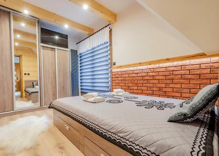 Osada Za Torem 公寓 *